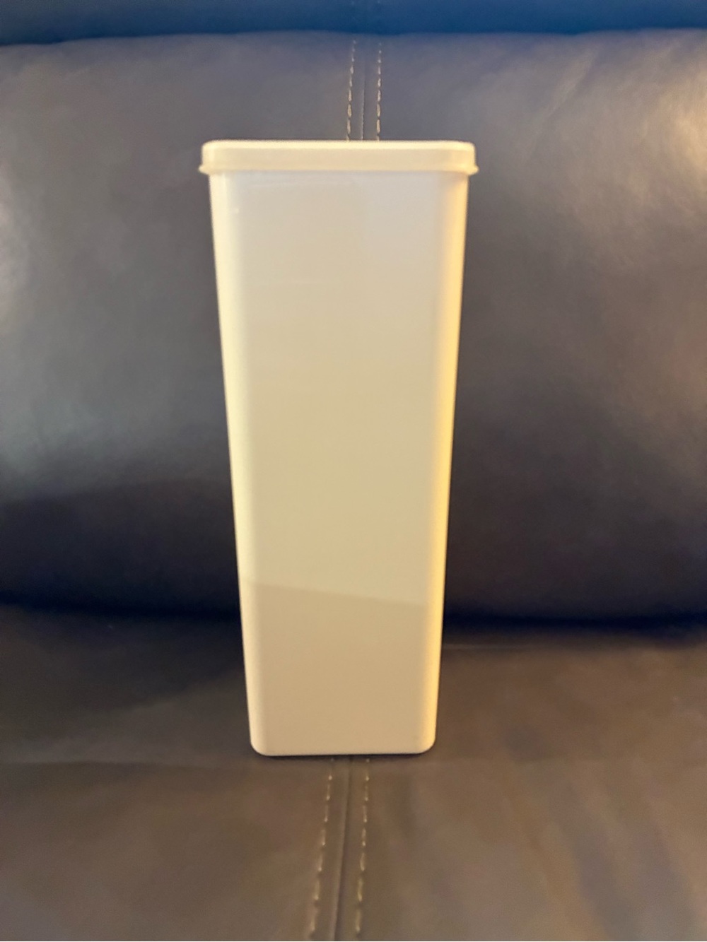 Tupperware cracker box